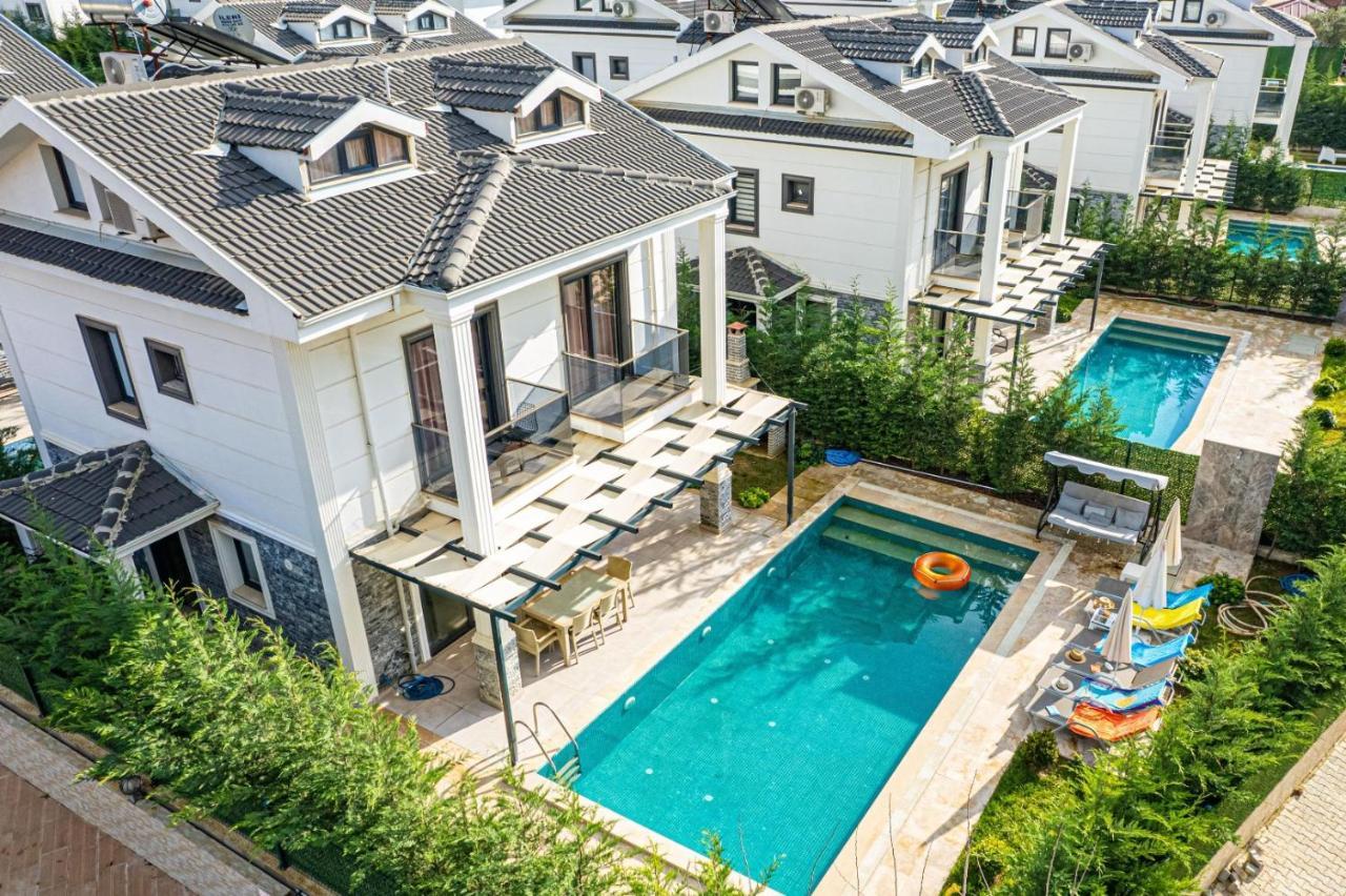 4 Bedroom Holiday Villa In Hisaroenue Oeluedeniz- Gold Rose เฟทิเย ภายนอก รูปภาพ