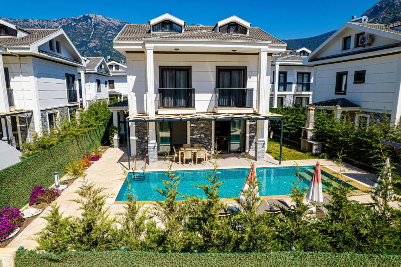 4 Bedroom Holiday Villa In Hisaroenue Oeluedeniz- Gold Rose เฟทิเย ภายนอก รูปภาพ