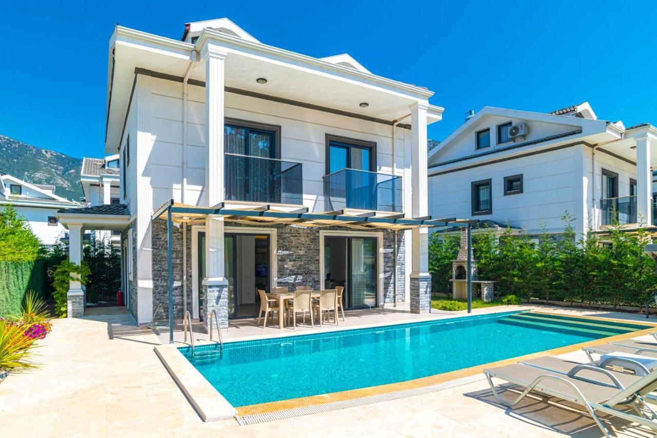 4 Bedroom Holiday Villa In Hisaroenue Oeluedeniz- Gold Rose เฟทิเย ภายนอก รูปภาพ