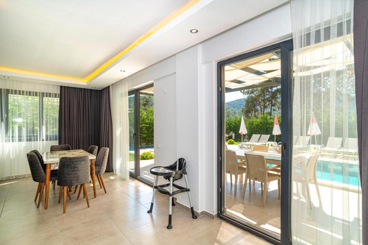 4 Bedroom Holiday Villa In Hisaroenue Oeluedeniz- Gold Rose เฟทิเย ภายนอก รูปภาพ