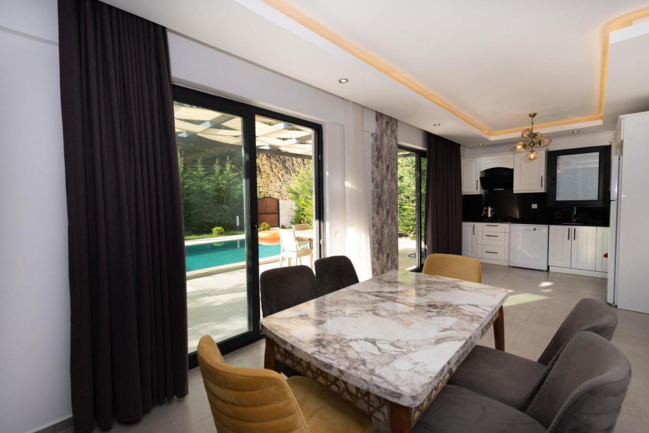 4 Bedroom Holiday Villa In Hisaroenue Oeluedeniz- Gold Rose เฟทิเย ภายนอก รูปภาพ