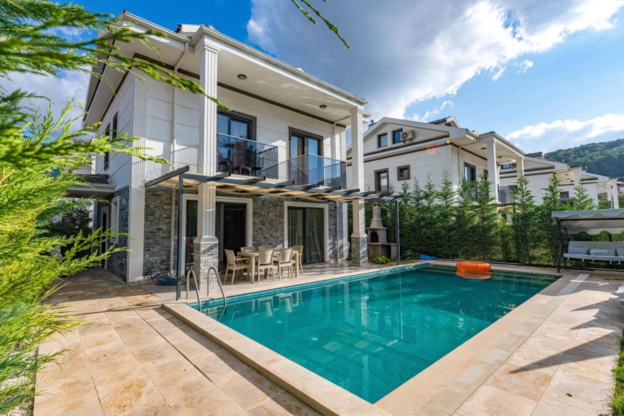 4 Bedroom Holiday Villa In Hisaroenue Oeluedeniz- Gold Rose เฟทิเย ภายนอก รูปภาพ