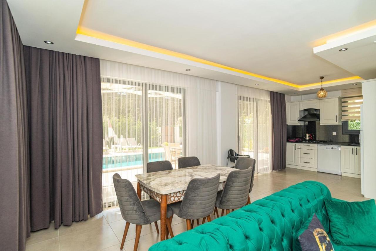4 Bedroom Holiday Villa In Hisaroenue Oeluedeniz- Gold Rose เฟทิเย ภายนอก รูปภาพ