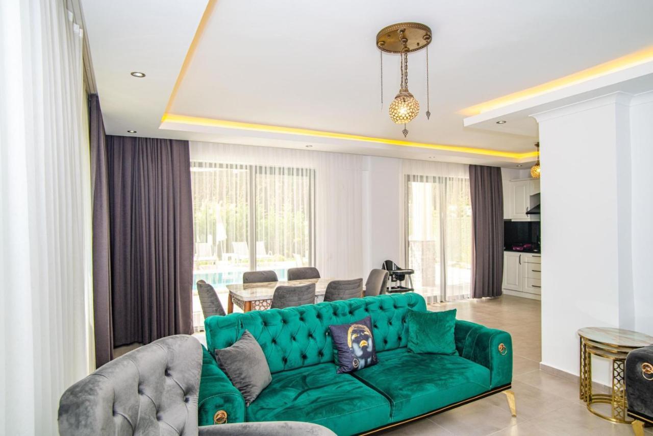 4 Bedroom Holiday Villa In Hisaroenue Oeluedeniz- Gold Rose เฟทิเย ภายนอก รูปภาพ