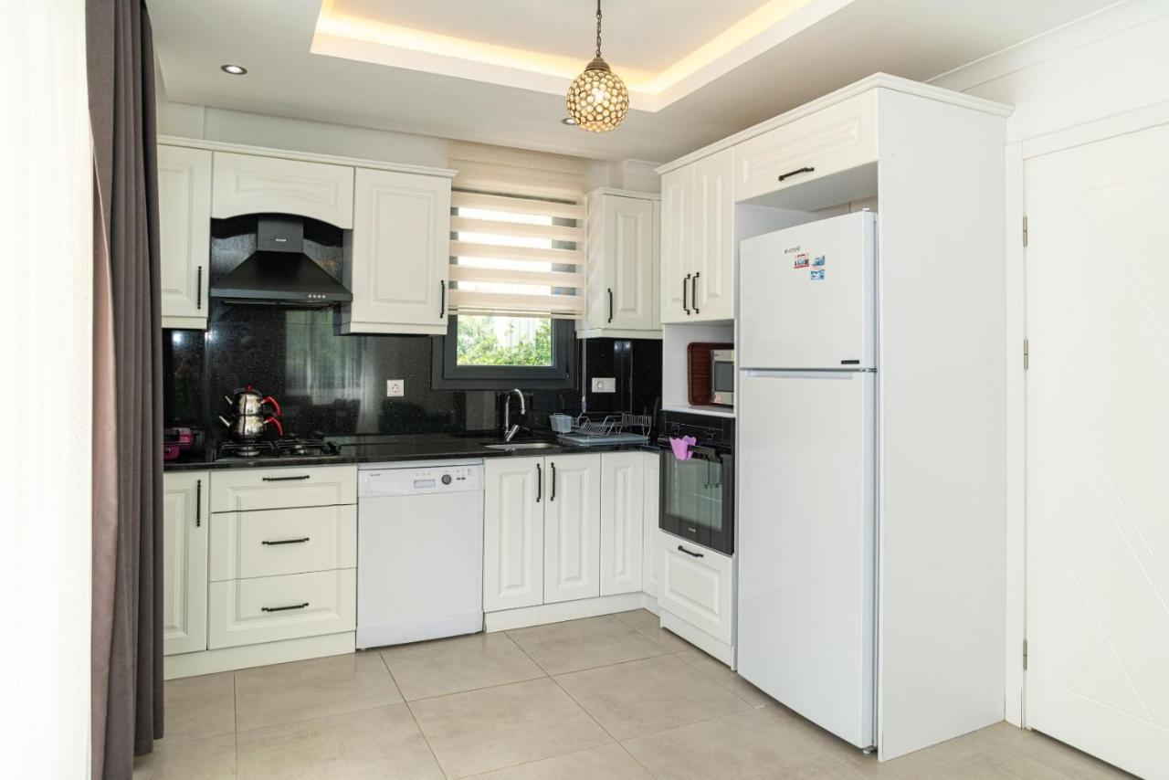 4 Bedroom Holiday Villa In Hisaroenue Oeluedeniz- Gold Rose เฟทิเย ภายนอก รูปภาพ