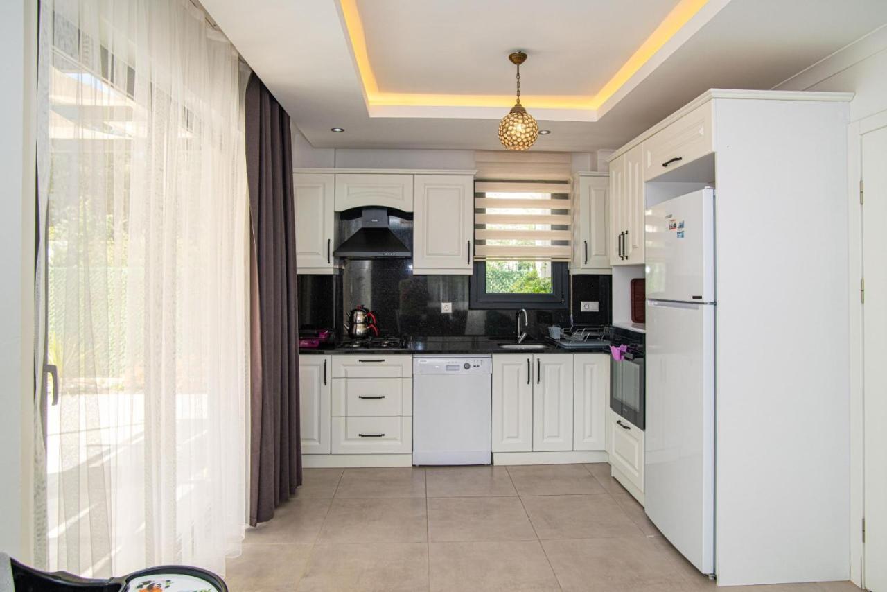 4 Bedroom Holiday Villa In Hisaroenue Oeluedeniz- Gold Rose เฟทิเย ภายนอก รูปภาพ